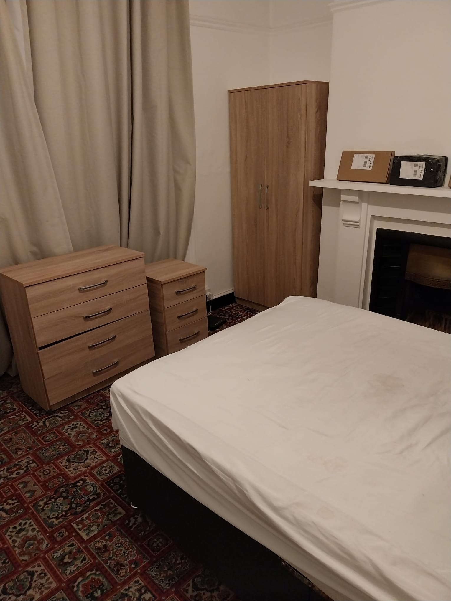 R1 19 Henrietta swansea room to let